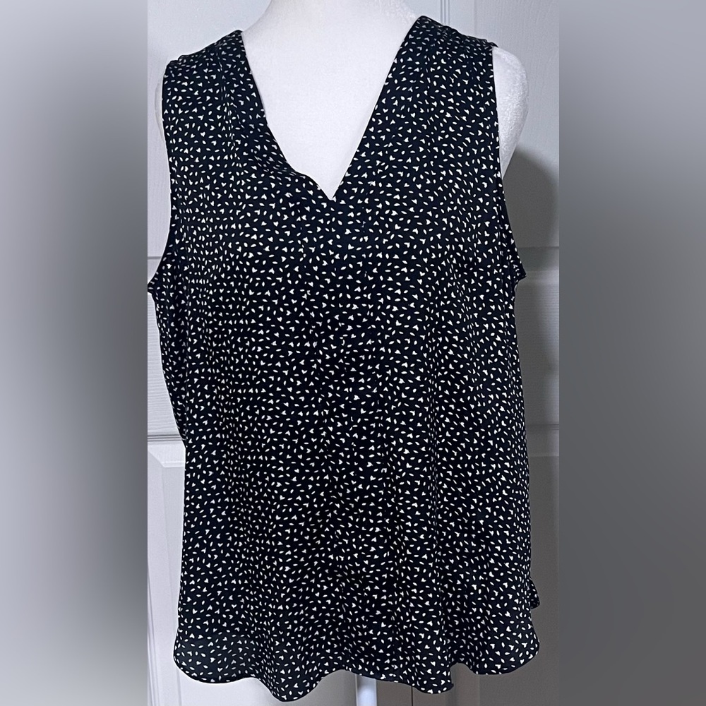 Women's Banana Republic Navy & White Spotted Sleeveless Blouse